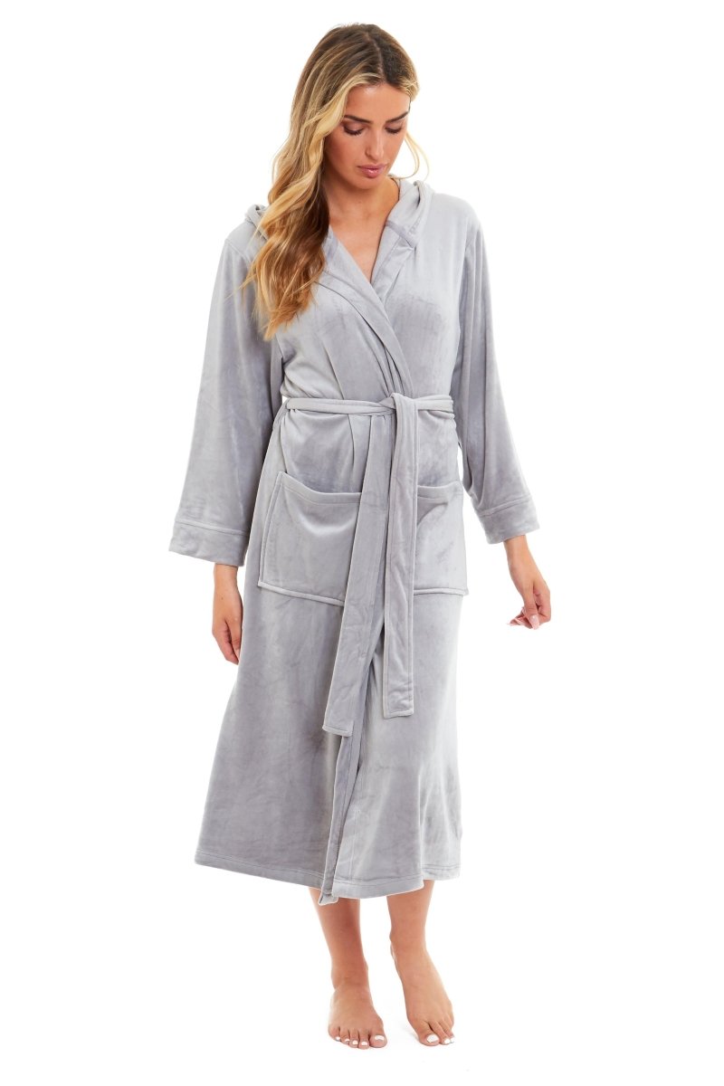 Women's Luxurious Velour Hooded Bathrobe - Joe’s Haven