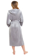 Women's Luxurious Velour Hooded Bathrobe - Joe’s Haven